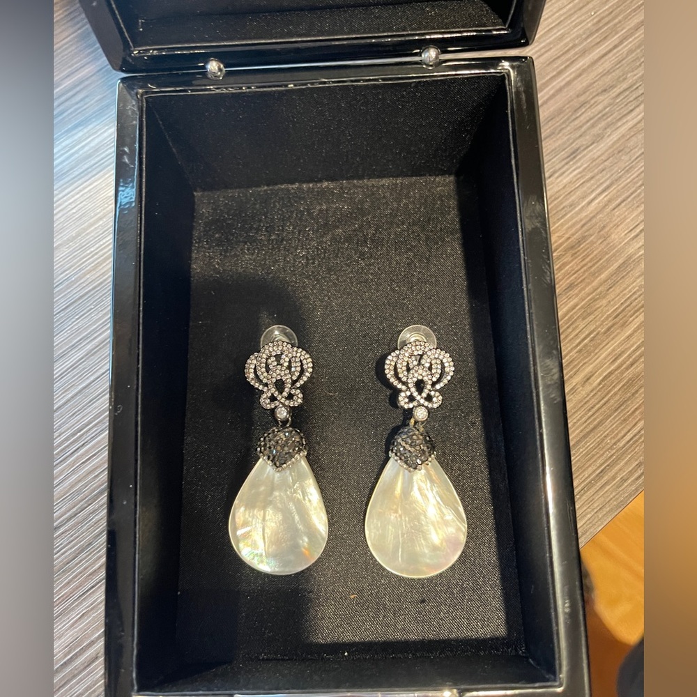 Earrings, mother of pearl and crystal details
